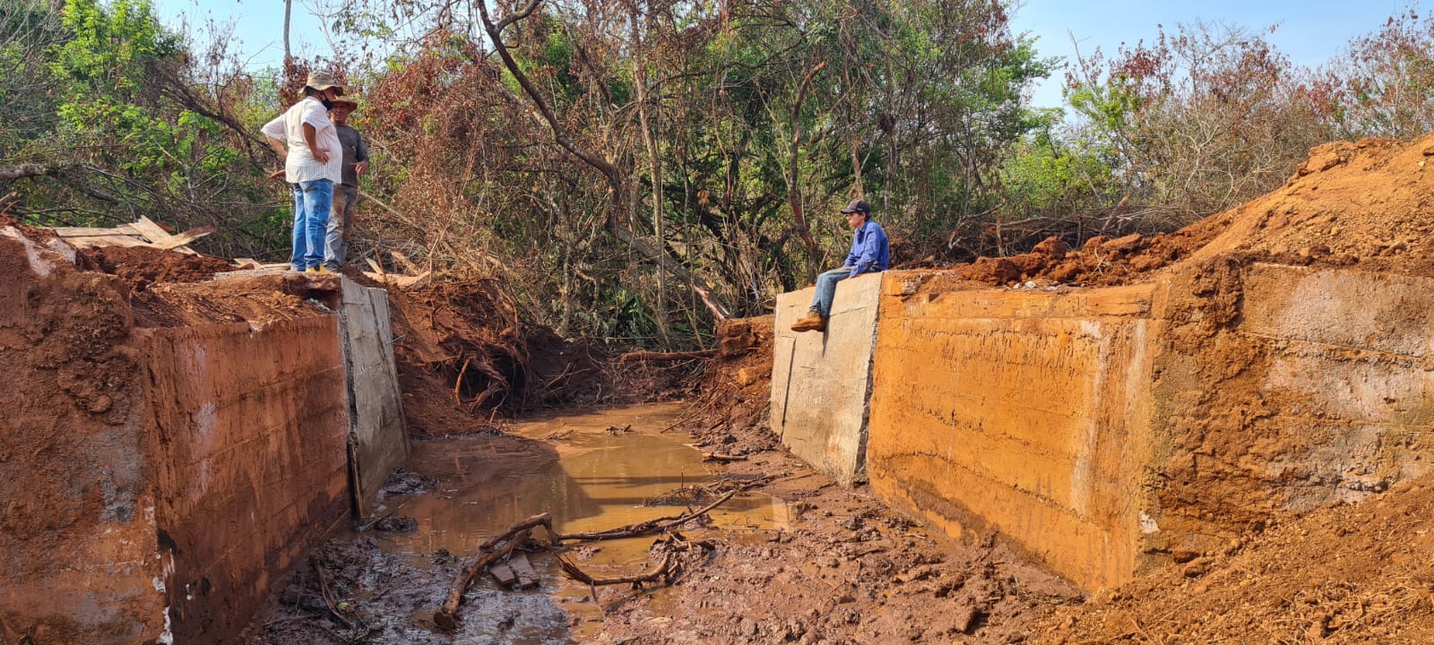 Prefeitura constrói nova ponte na Região de Posses
