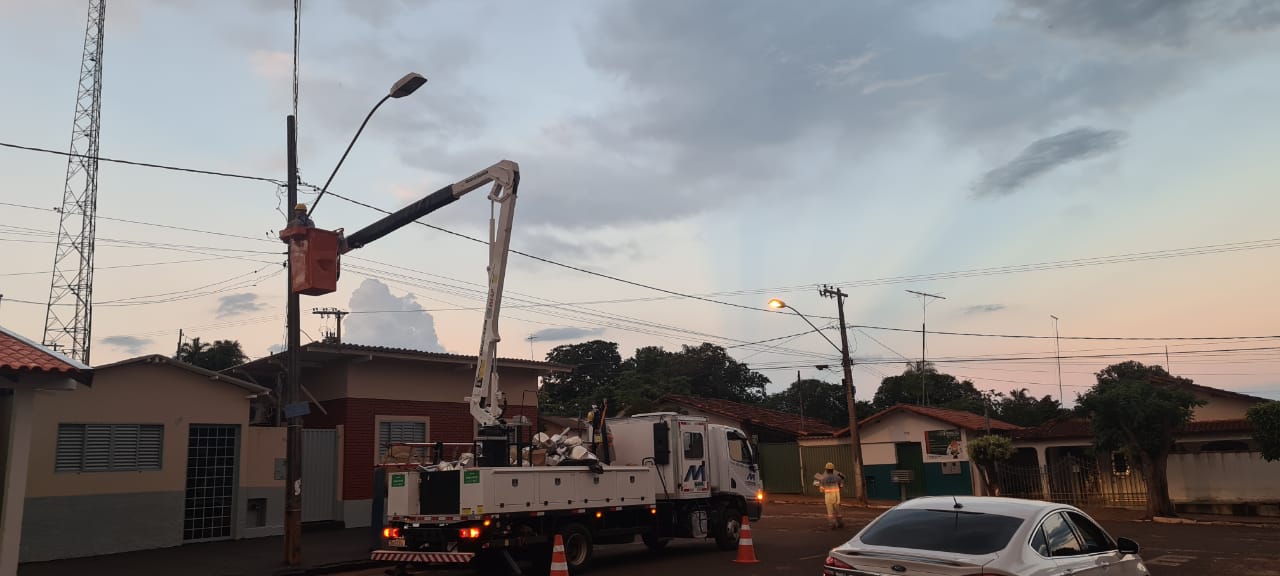 Prefeitura instala Lâmpadas Led na cidade
