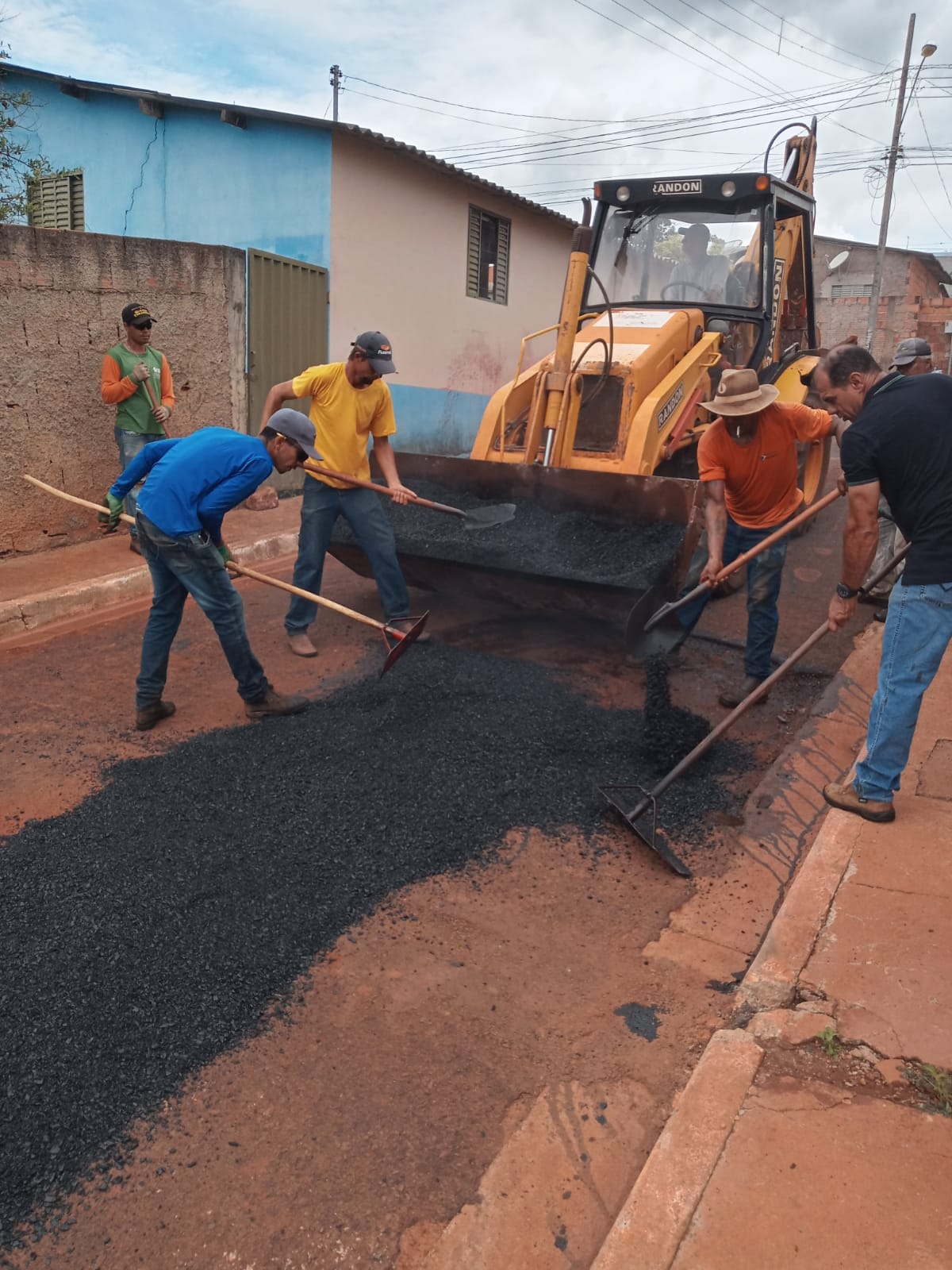 Operação Tapa Buracos em Indianópolis