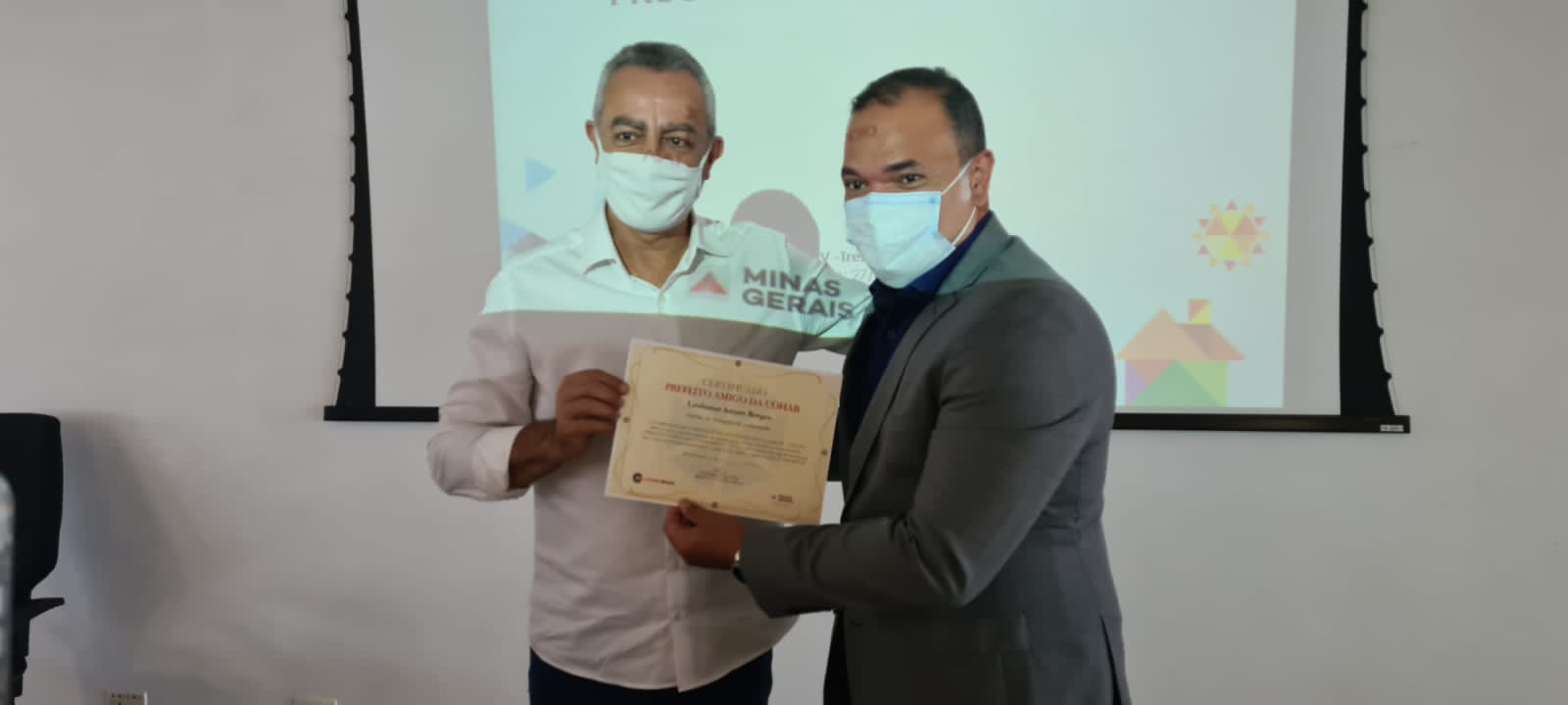 Prefeito de Indianópolis participa de evento promovido pela Cohab Minas