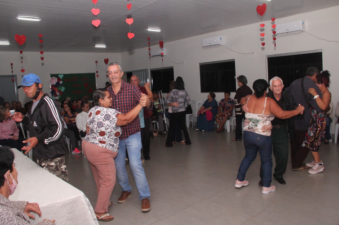HOMENAGEM ÀS MAMÃES DA MELHOR IDADE
