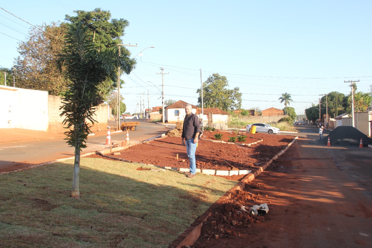 Obra da Praça Ana Alves Rangel avança