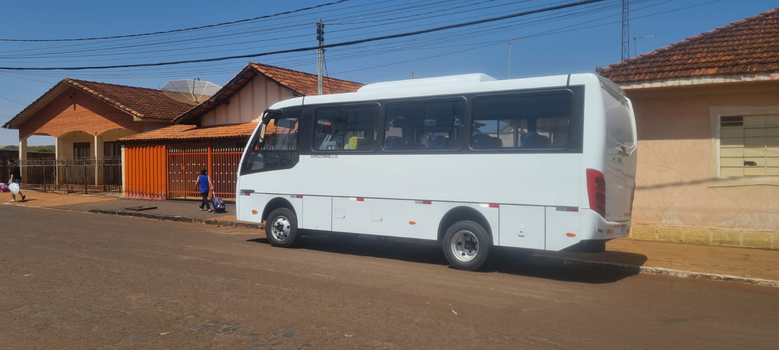 Prefeitura adquire Ônibus para área de Saúde em Indianópolis