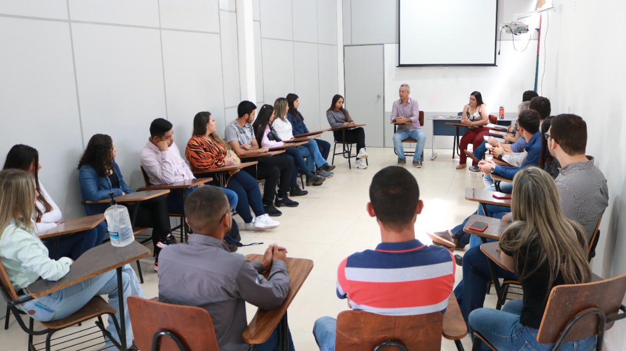 Estudantes da Unifucamp visitam o Município de Indianópolis