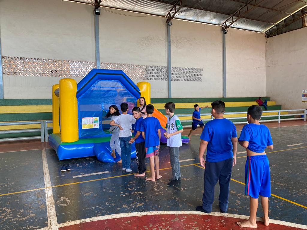 FESTA DAS CRIANÇAS NA ESCOLA MUNICIPAL TUPINIQUIM