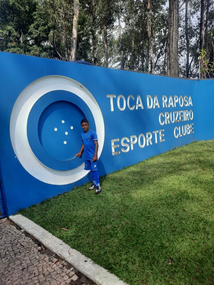 Atleta da Escolinha de Futebol de Indianópolis no Cruzeiro