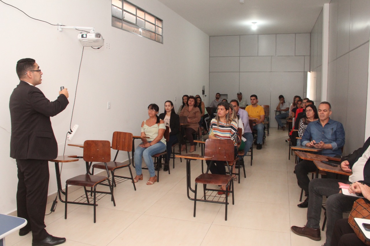 PREFEITURA PROMOVE CICLO DE PALESTRAS JURÍDICAS EM INDIANÓPOLIS