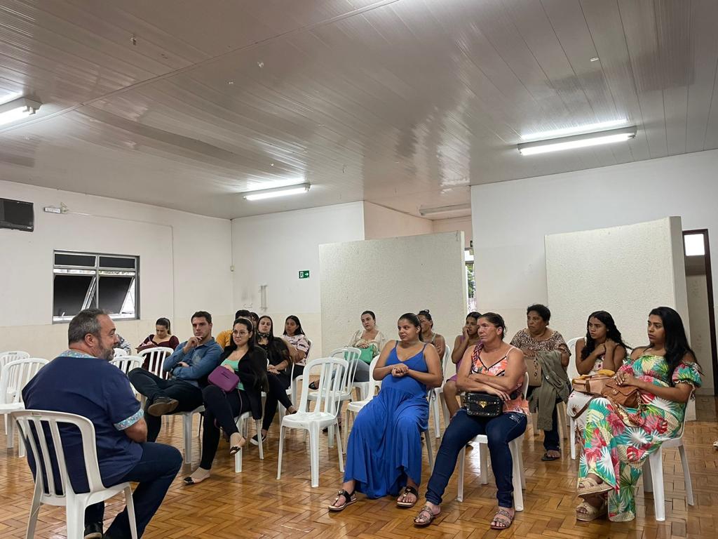 GESTANTES DE INDIANÓPOLIS VISITAM MATERNIDADE
