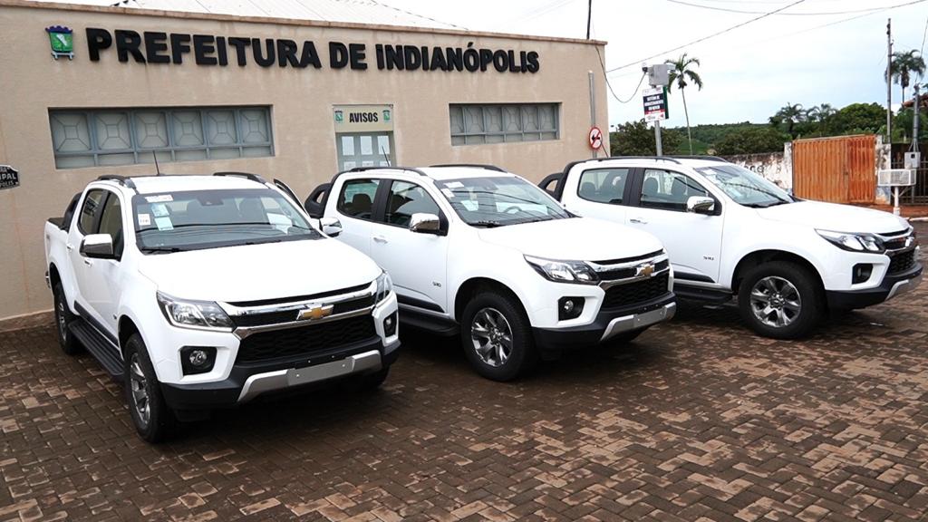 PREFEITURA DE INDIANÓPOLIS ADQUIRIU TRÊS CAMINHONETES S10