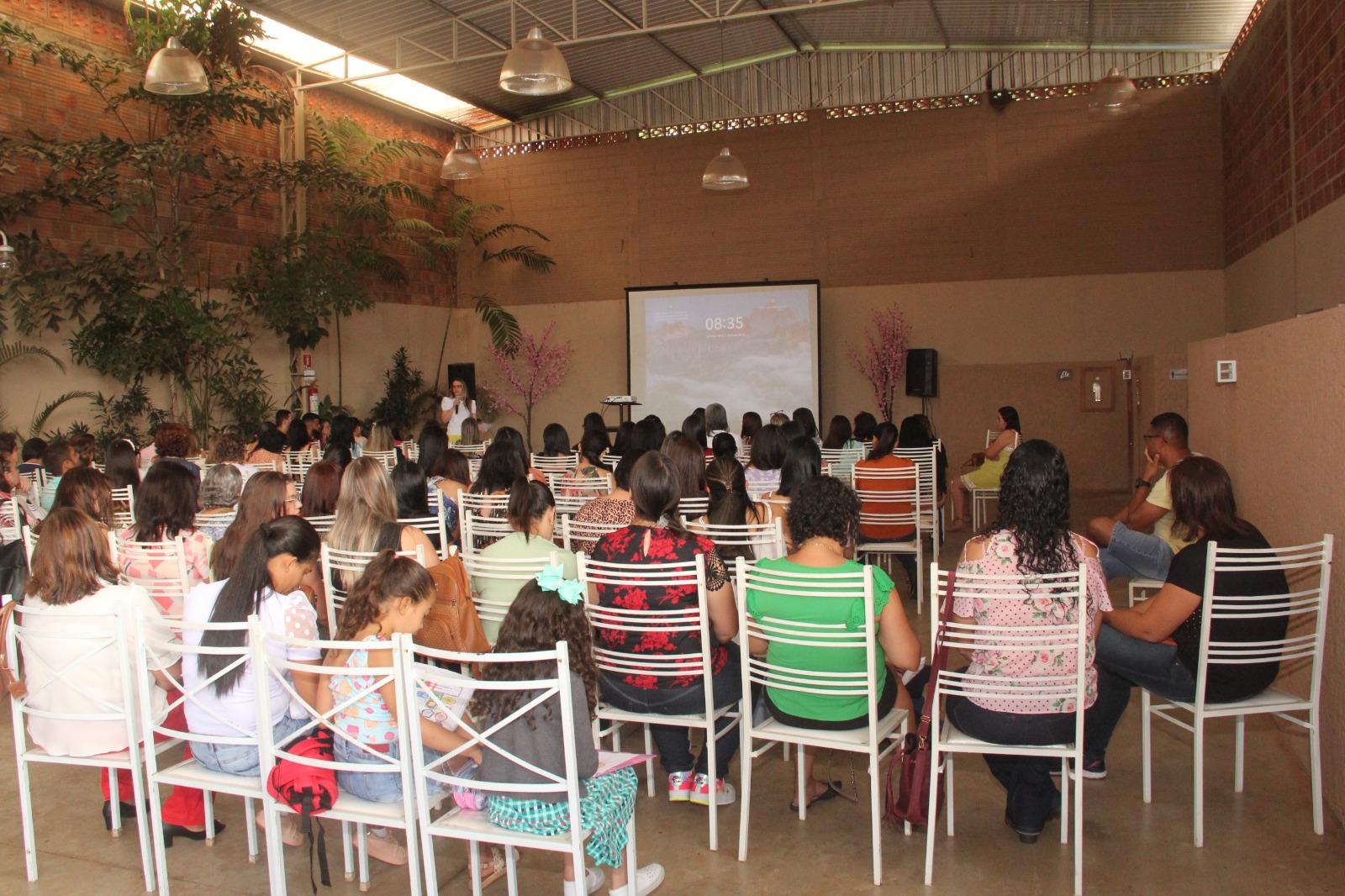 VOLTA ÀS AULAS EM INDIANÓPOLIS
