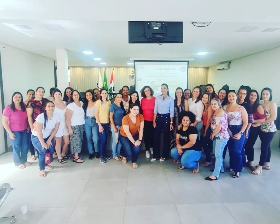 FORMAÇÃO CONTINUADA DOS PROFISSIONAIS DE APOIO À INCLUSÃO ESCOLAR