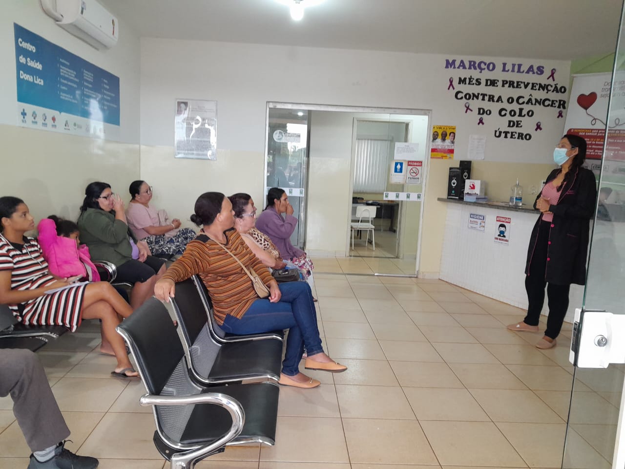 SALA DE ESPERA NO PSF DONA LICA FALA SOBRE ALIMENTAÇÃO NA MENOPAUSA