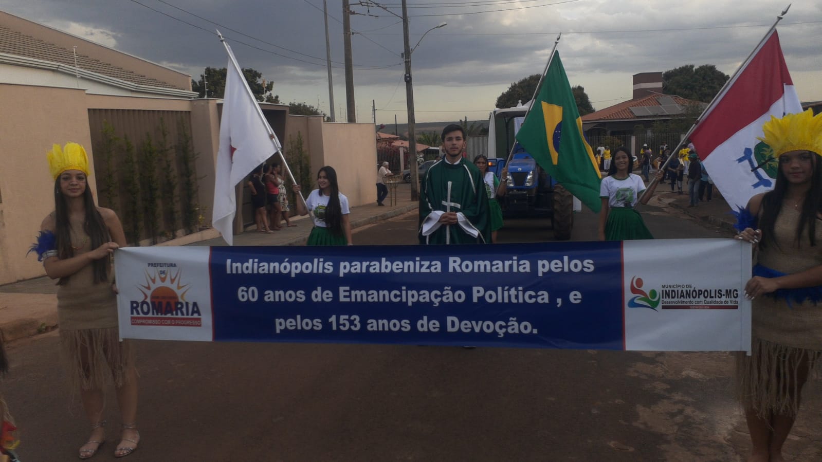 INDIANÓPOLIS MARCA PRESENÇA NO DESFILE DE ANIVERSÁRIO DE ROMARIA