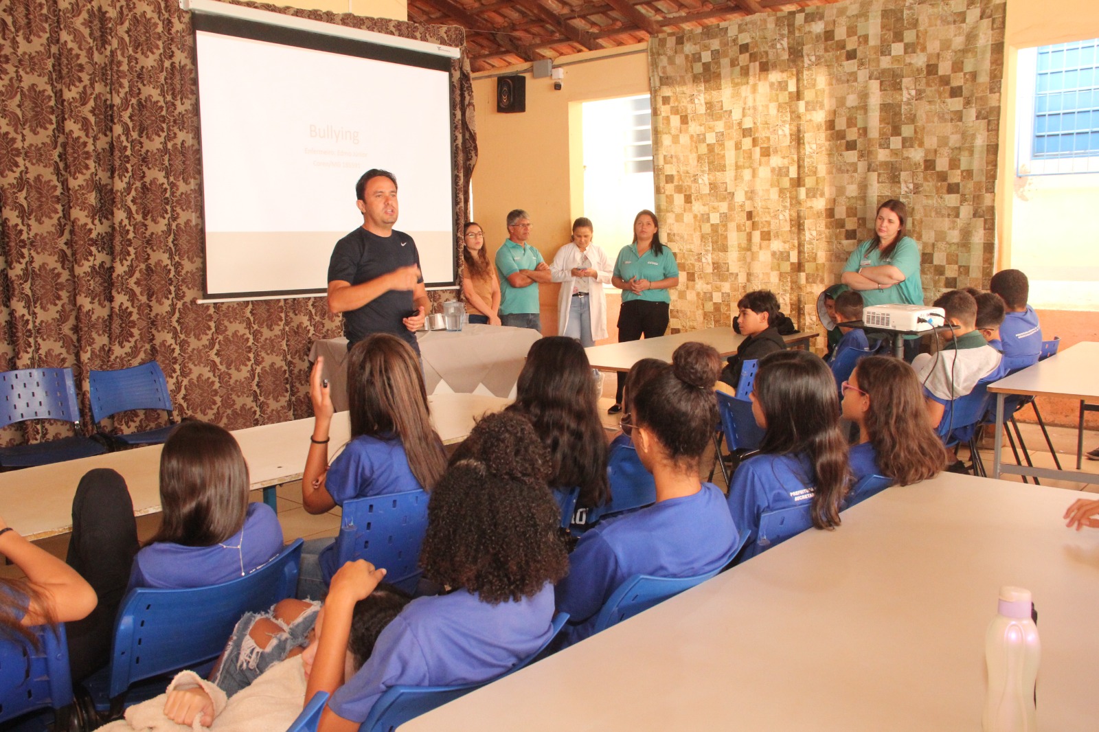 PREVENÇÃO AO SUICÍDIO E BULLYNG DISCUTIDO NA ESCOLA INDIANÓPOLIS