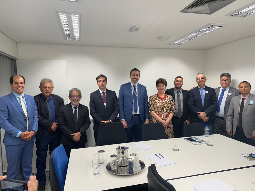 PRESIDENTE DA AMVAP EM BRASÍLIA NA DEFESA DOS MUNICÍPIOS CONTRA A QUEDA NOS REPASSES
