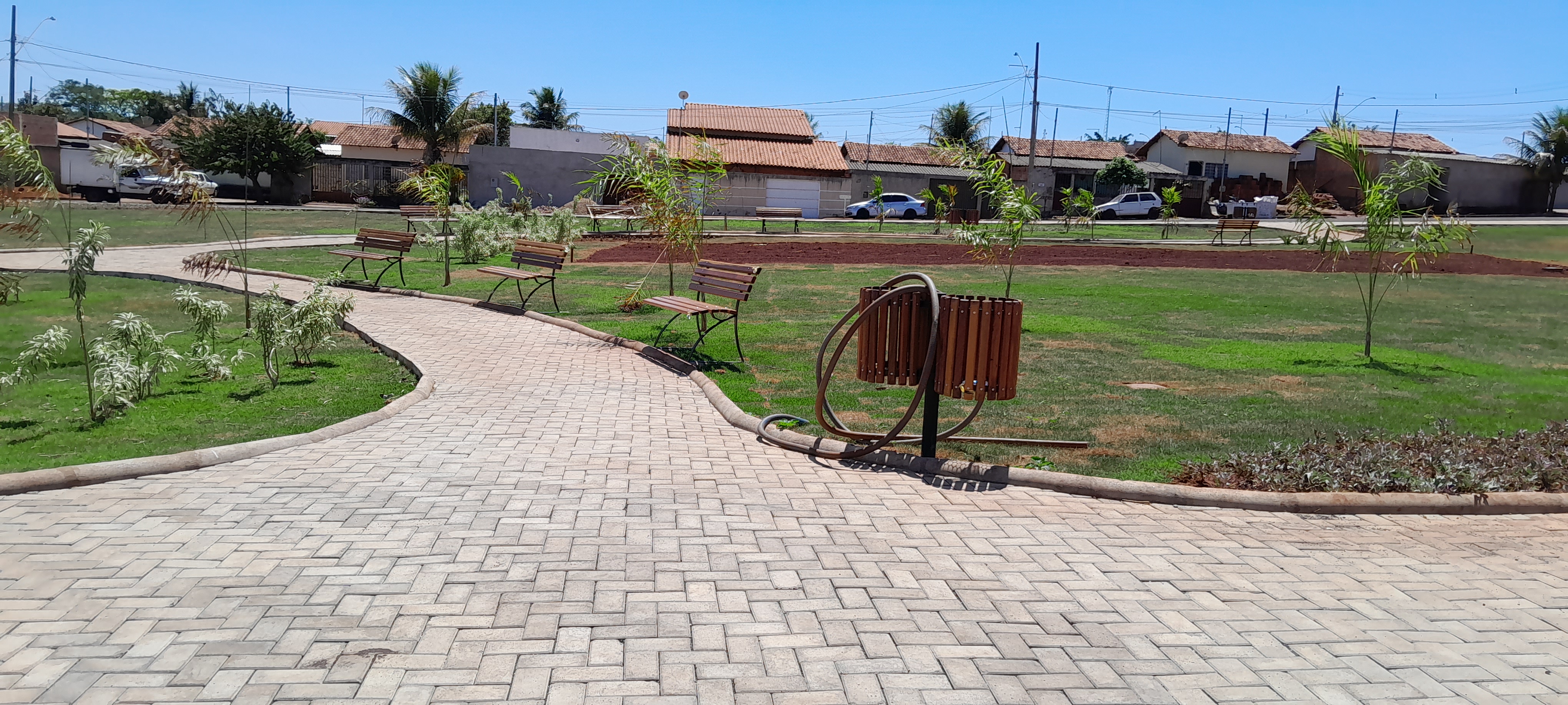 MAIS UMA PRAÇA CONSTRUÍDA EM INDIANÓPOLIS