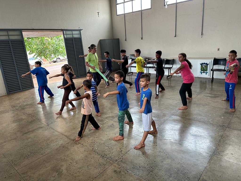 PREFEITO VISITA OFICINA DE KARATÊ