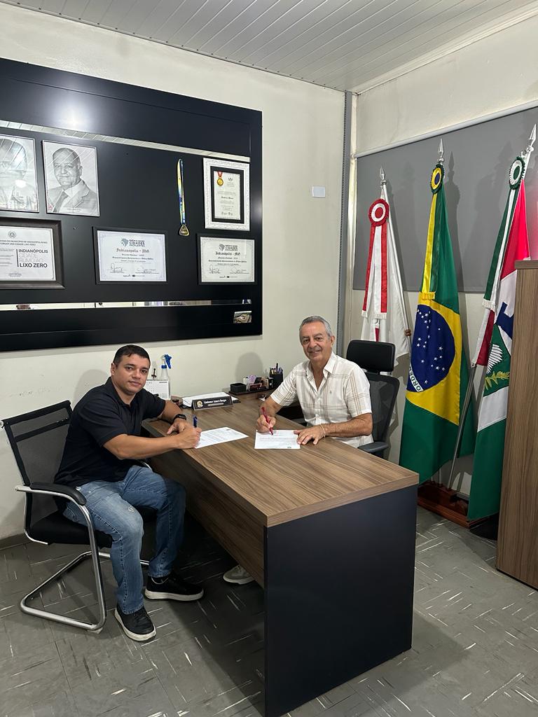 PREFEITO AUTORIZA NOVA ETAPA DE ASFALTAMENTO EM INDIANÓPOLIS