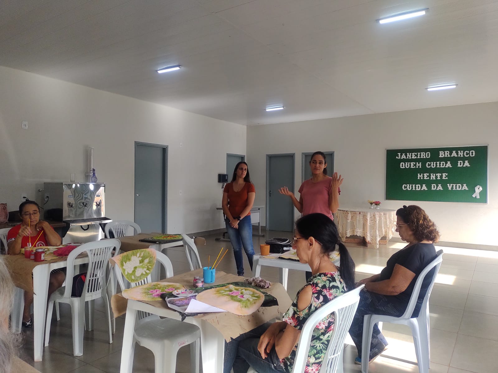 SAÚDE MENTAL PARA ALUNAS DO CURSO DE PINTURA