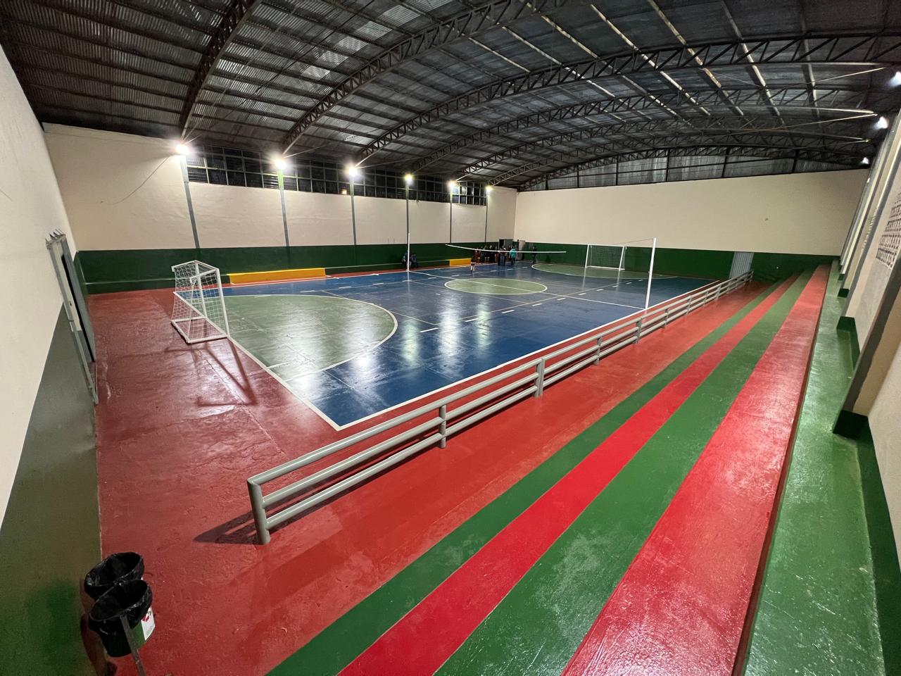 GINÁSIO DO MÚLTIPLO USO FOI REVITALIZADO E GANHOU VESTIÁRIOS
