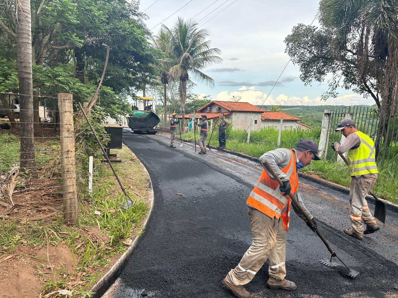 RECAPEAMENTO ASFÁLTICO NO LOTEAMENTO BEIRA LAGO