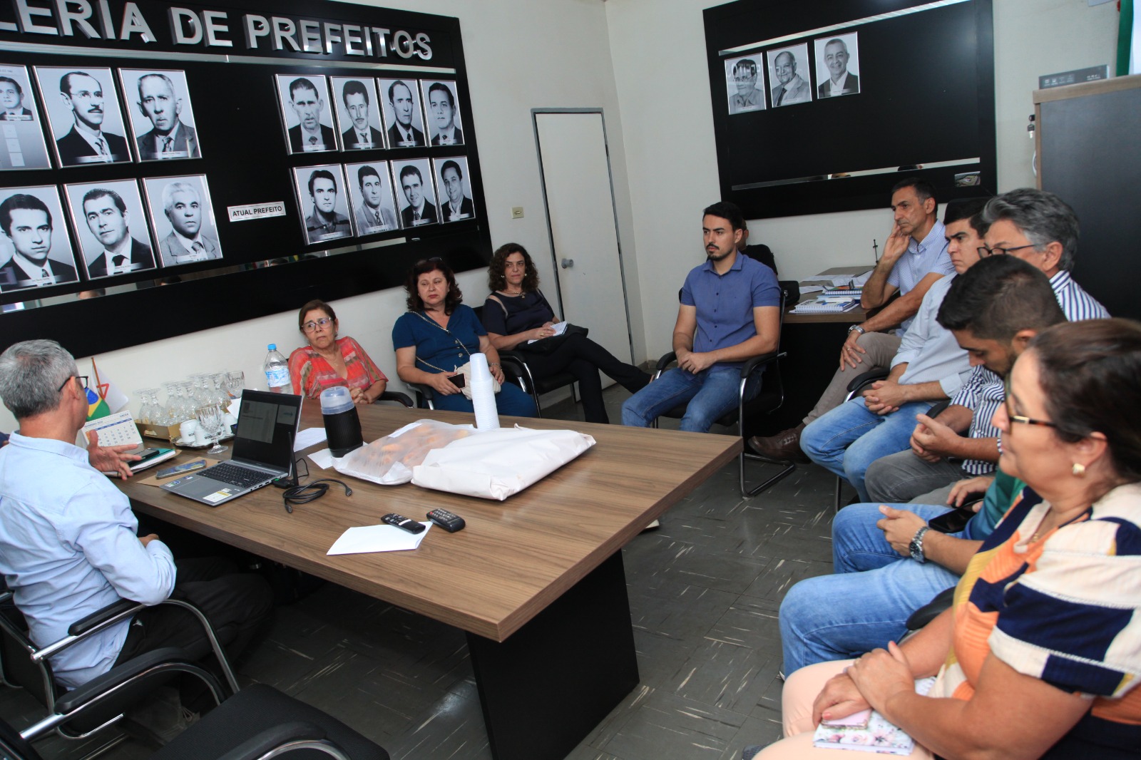 Prefeitura de Indianópolis recebe consultoria para planejamento estratégico