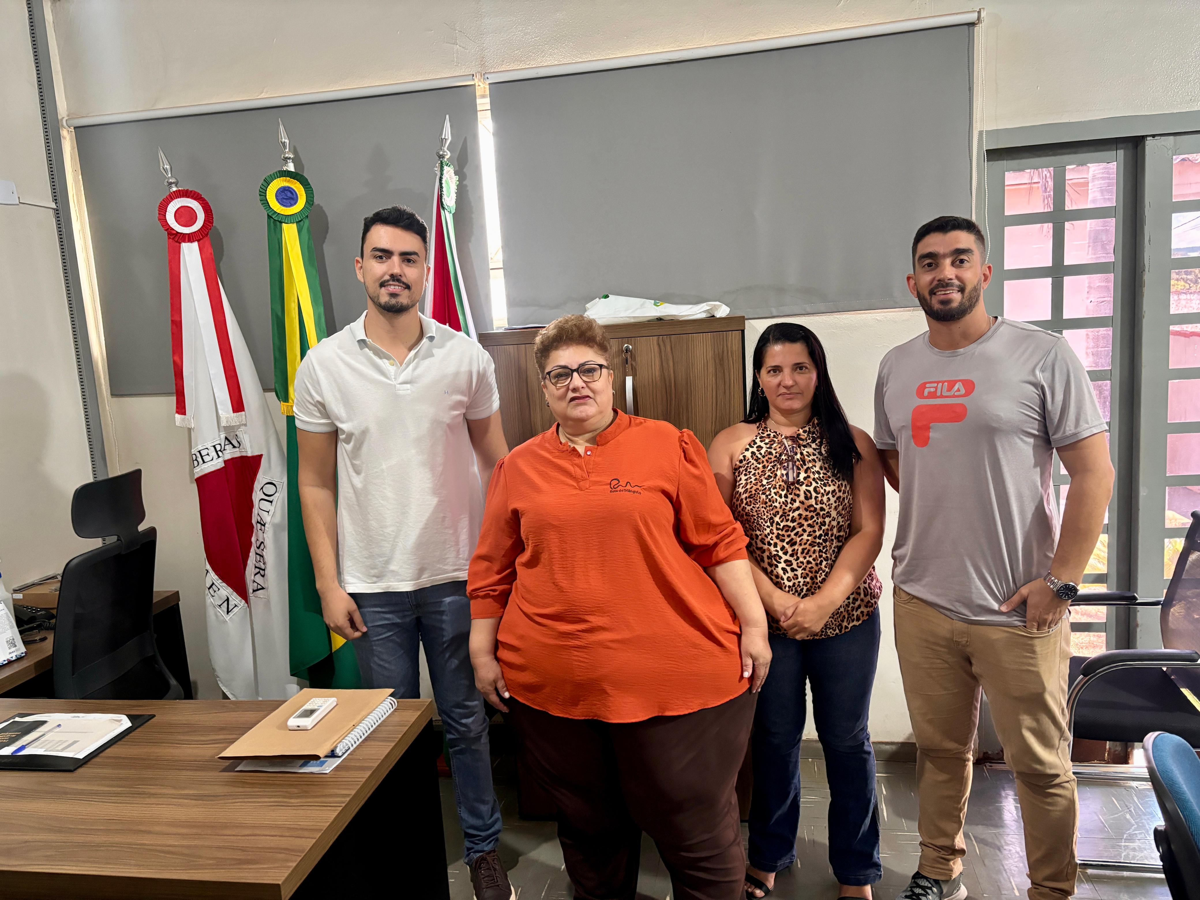 Prefeitura de Indianópolis e Rota do Triângulo discutem estratégias para fortalecimento do turismo e captação de recursos