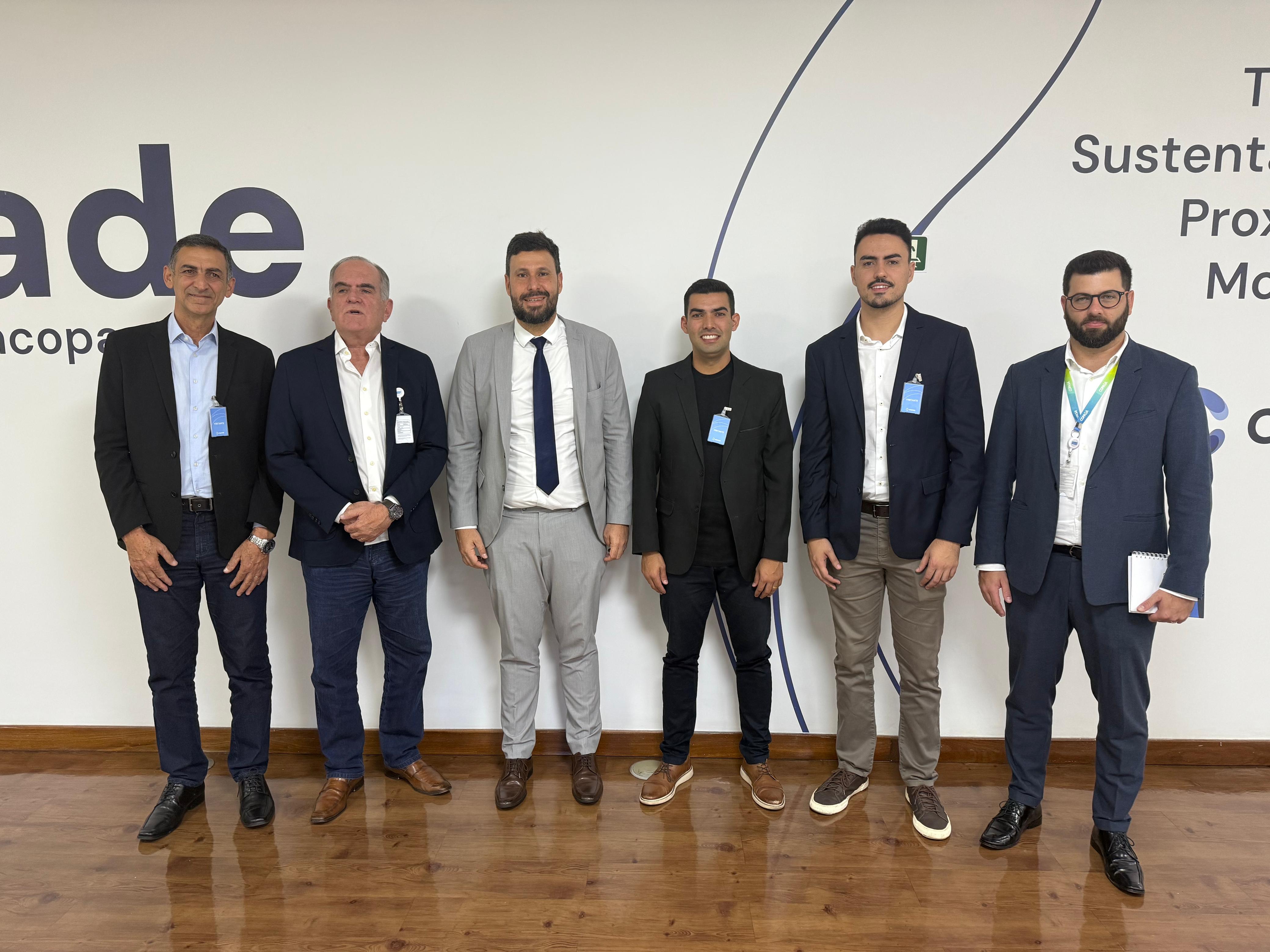 Prefeitura de Indianópolis busca reforço no abastecimento de água em reunião com a Copasa