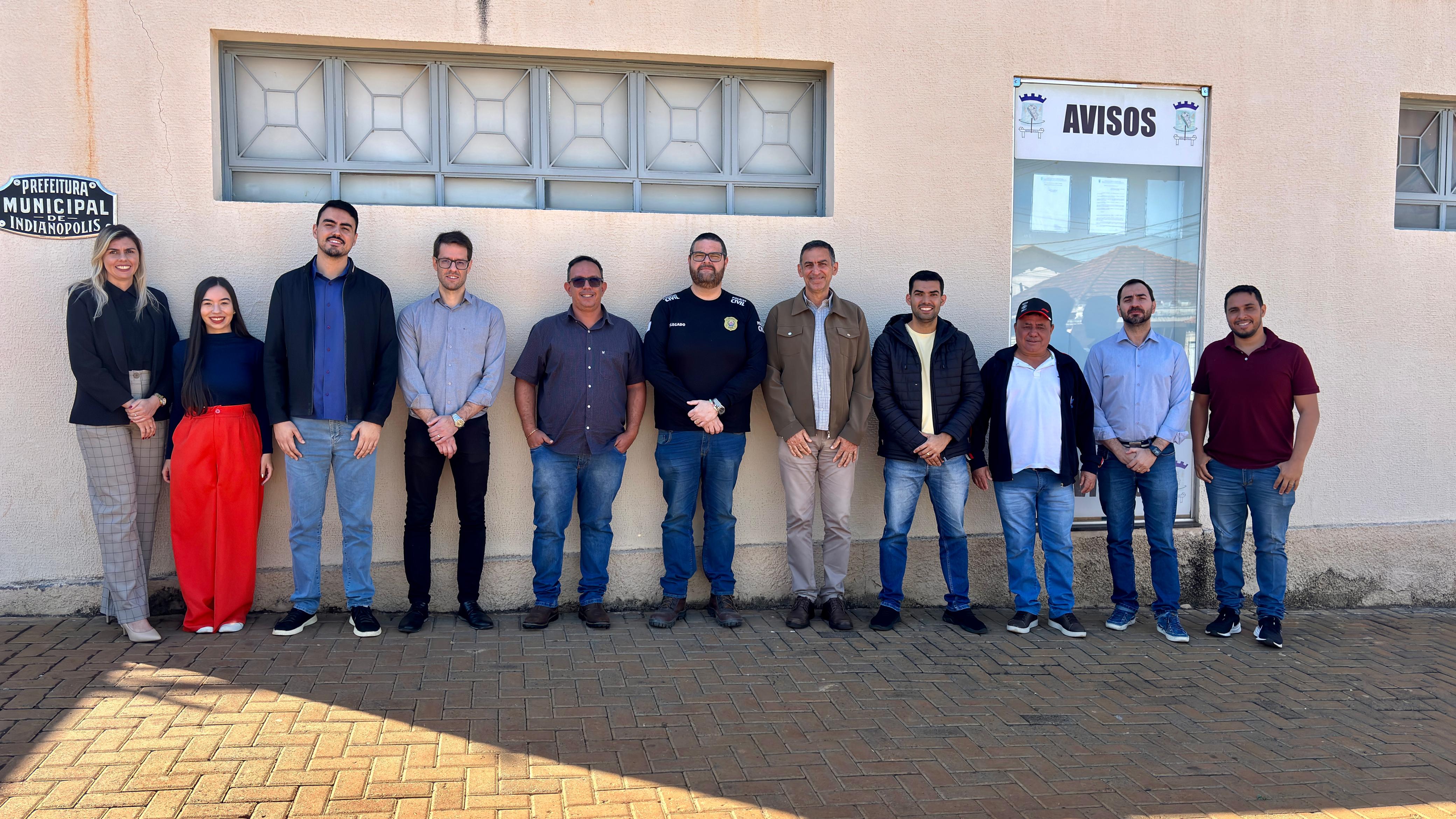 Visita institucional do novo delegado regional à Prefeitura de Indianópolis