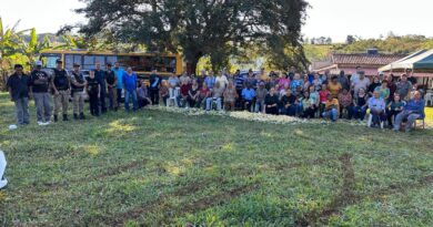 Prefeitura de Indianópolis realiza pamonhada com participantes do Grupo da Melhor Idade