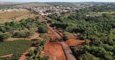 Prolongamento da Rua João Butica recebe pavimentação asfáltica