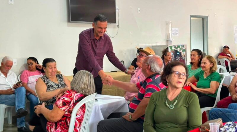 Bingo e homenagem ao Dia dos Pais promovem momento de integração no SCFV