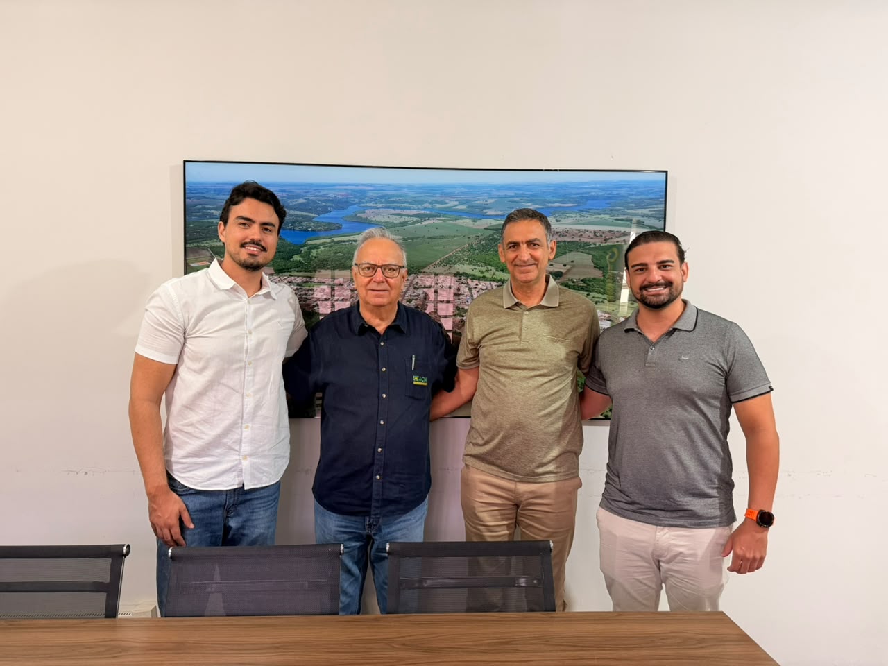 Indianópolis discute fortalecimento do associativismo em reunião com a ACIA